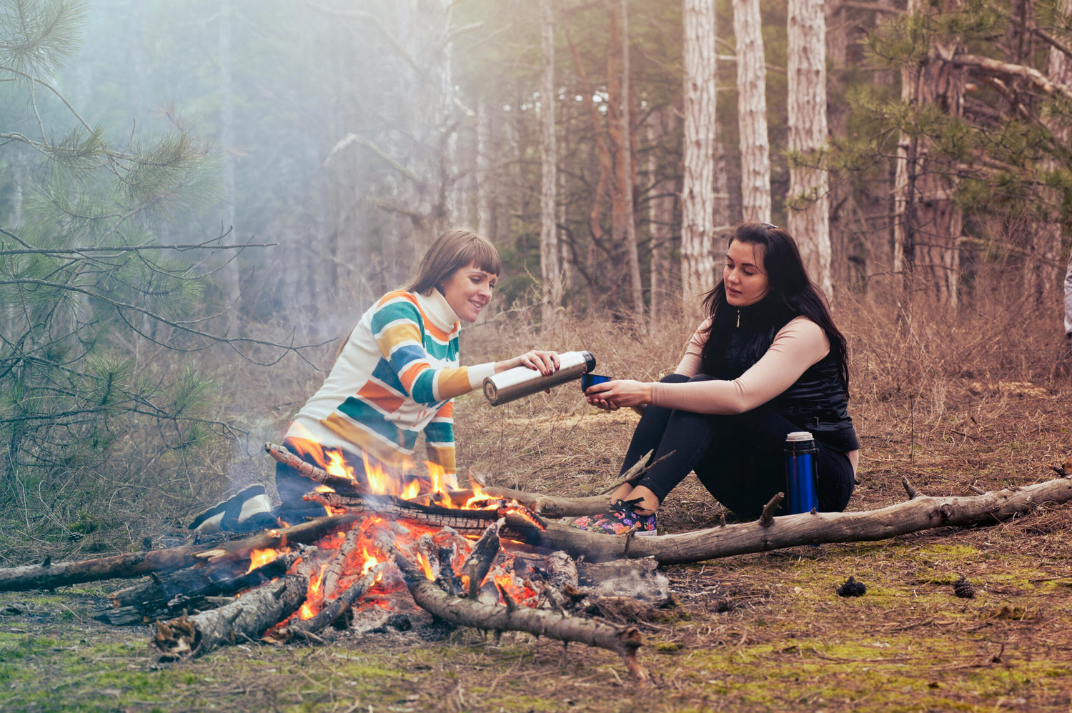 Créer une ambiance conviviale autour du feu de camp
